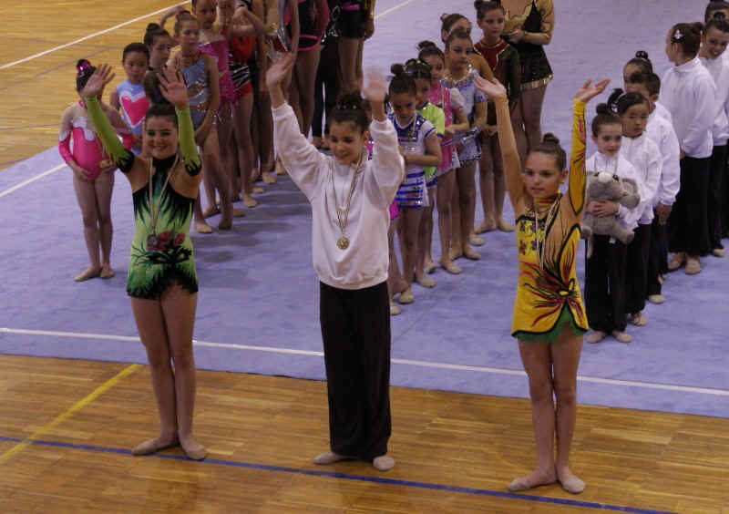 mirian medalla.JPG (147434 bytes)